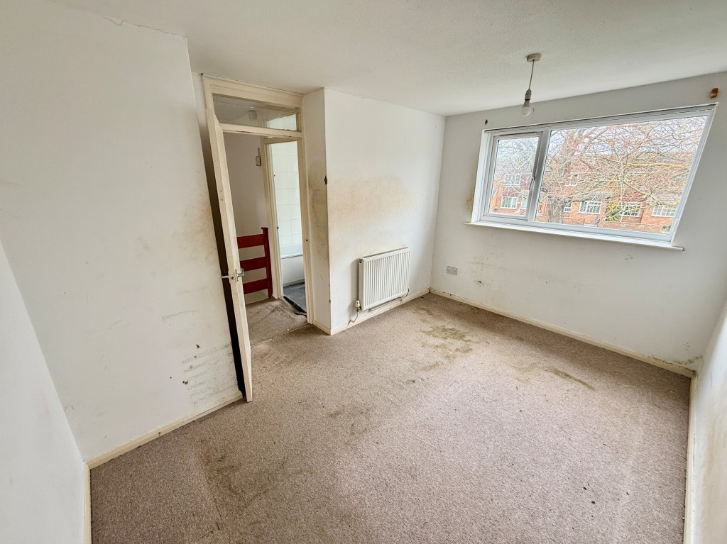 Lot: 59 - THREE-BEDROOM HOUSE FOR IMPROVEMENT - Bedroom one